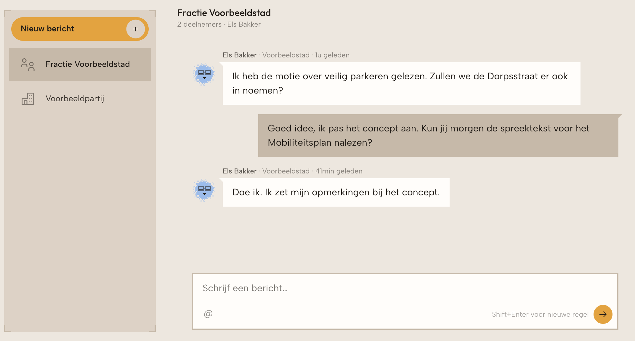 Berichten met de kanalenlijst en een gesprek in het fractiekanaal.