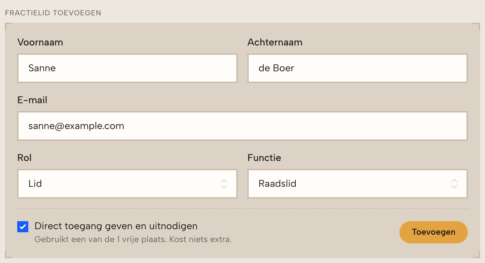 Fractielid toevoegen met voornaam, achternaam, e-mail, rol Lid, functie Raadslid en de keuze om direct toegang te geven.